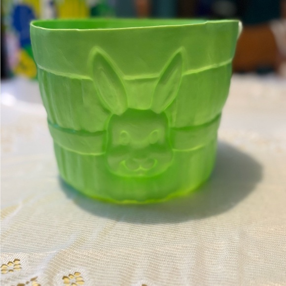 General Foam Plastics Other - Vintage Green Bunny Basket